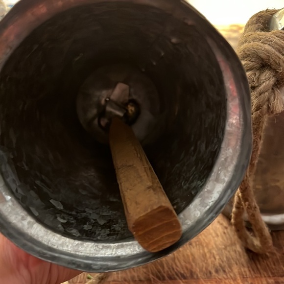 Nwt set of three cow bells - Picture 2 of 5